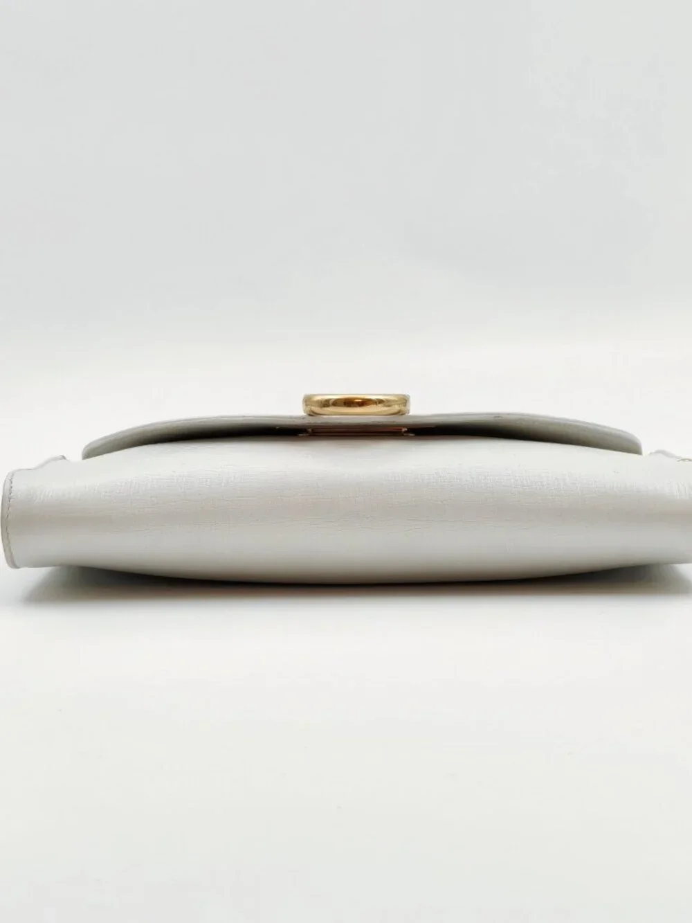 Salvatore Ferragamo Gancini White Leather Shoulder Bag Vintage Gold Hardware